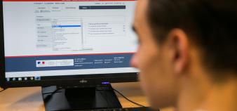 Pas de hiérarchisation des vœux possible sur Parcoursup mais des quotas de boursiers plus importants promet le ministère.