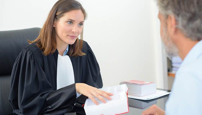Pour endosser la robe d'avocat, il faut obtenir le CAPA, sésame qui permet de s'inscrire au Barreau.
