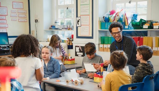 Professeur d'une classe élémentaire